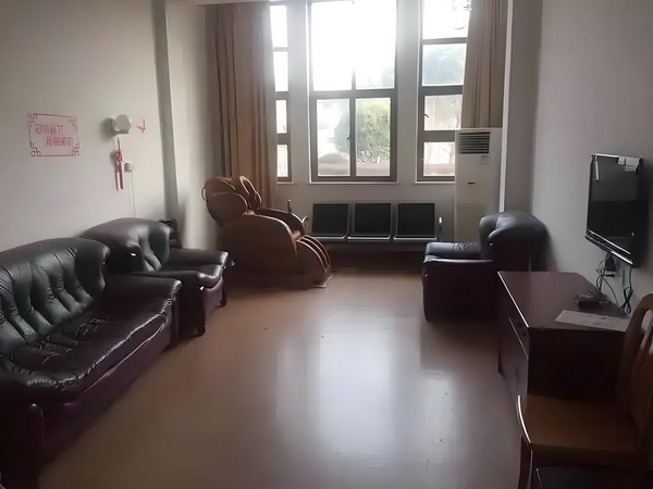 可以！杜兰特美女主持人婚礼，带球突破绯闻，再凭实力单身！